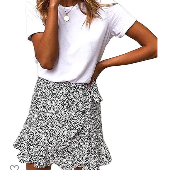 Casual Mini Skirt - Picture 1 of 3